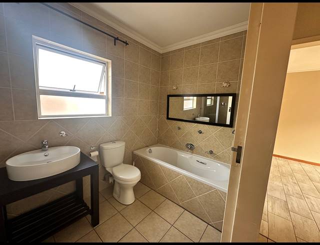 3 BEDROOM TOWNHOUSE FOR SALE IN NEW REDRUTH